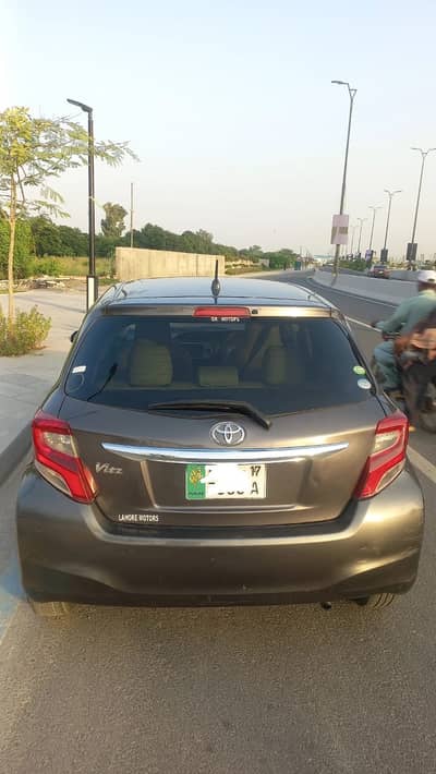 Toyota Vitz 2015