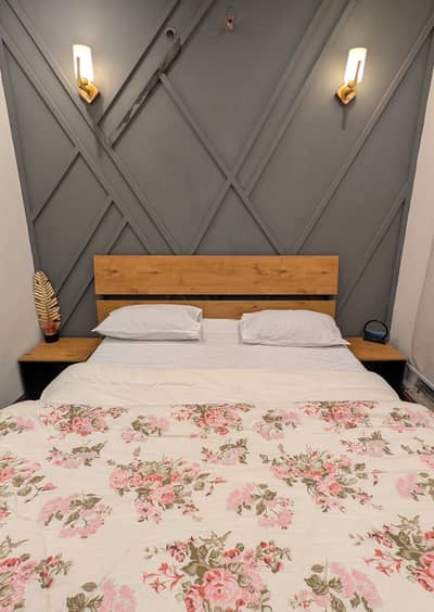 Queen Size Bed with 2 Side Tables – HABITT Store (Like New)