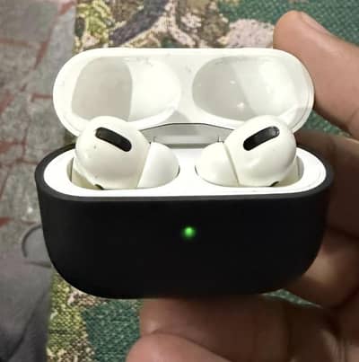 Apple Airpods pro 1st Generation