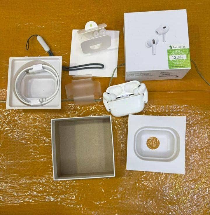 ear buds 2