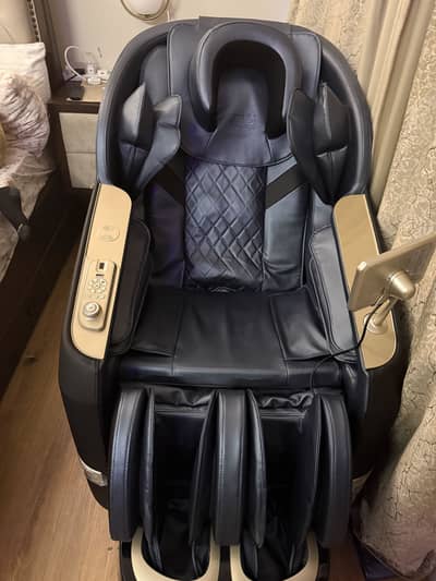 Zero Massaging chair