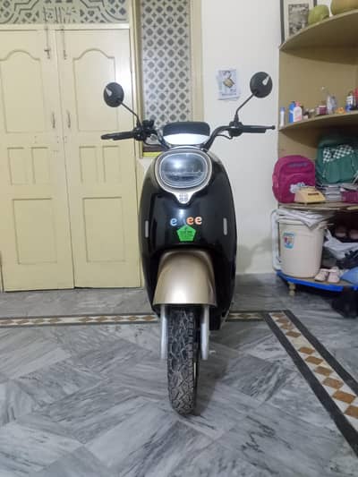 Evee Scooti brand new