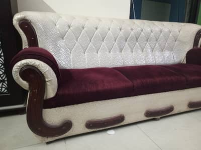 VIP 5 Seater Fancy Sofa Set With Center Table