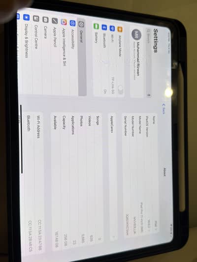 Selling Apple I Pad M4 latest black 256 GB LLA with apple care plan