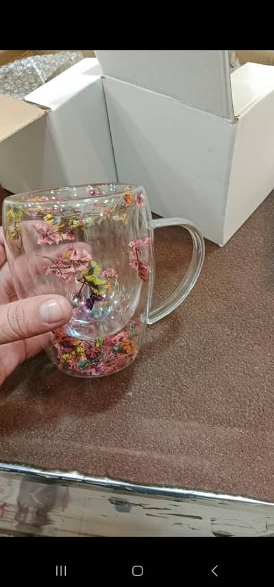 JOB FOR SALESMAN OR HELPER AT SHOPPING CENTER