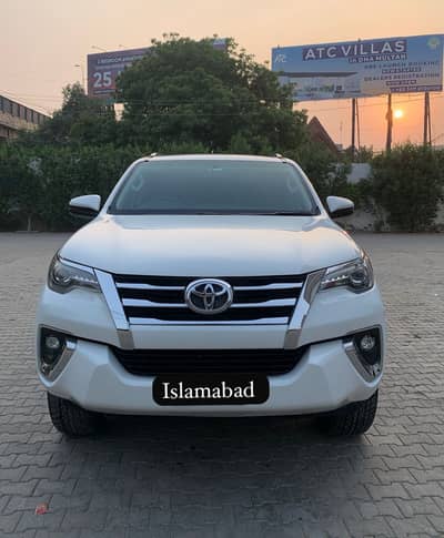Fortuner petrol v 2018 push start
