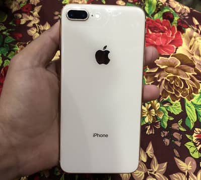 iPhone 8 Plus  (Gold)