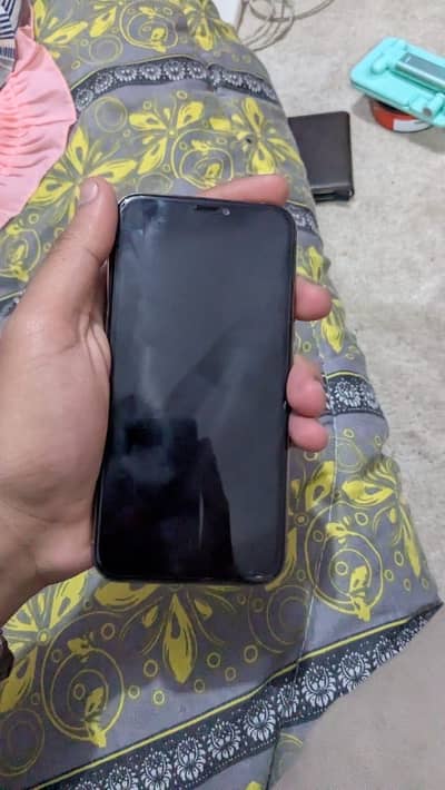 I phone 11 pro 64 gb Pta Approved