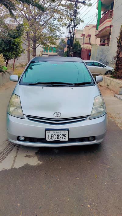 urgent sale prius with good price home used car
