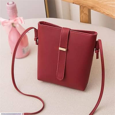 Girl's crossbody bag.