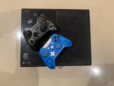 Xbox one 512gb with controllers