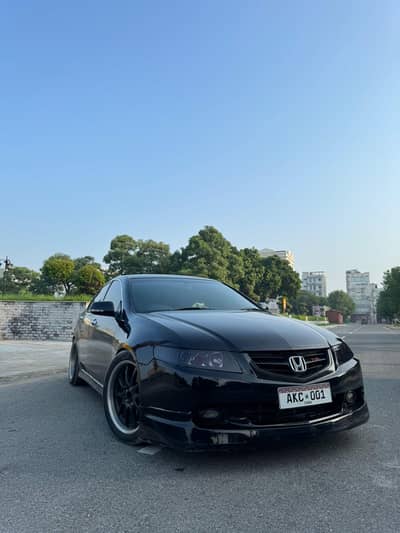 Honda accord cl7  2000cc