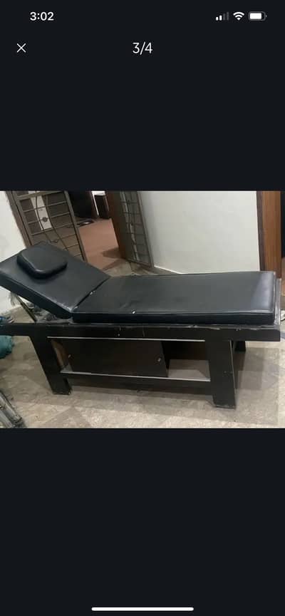 Facial wood waxing bed