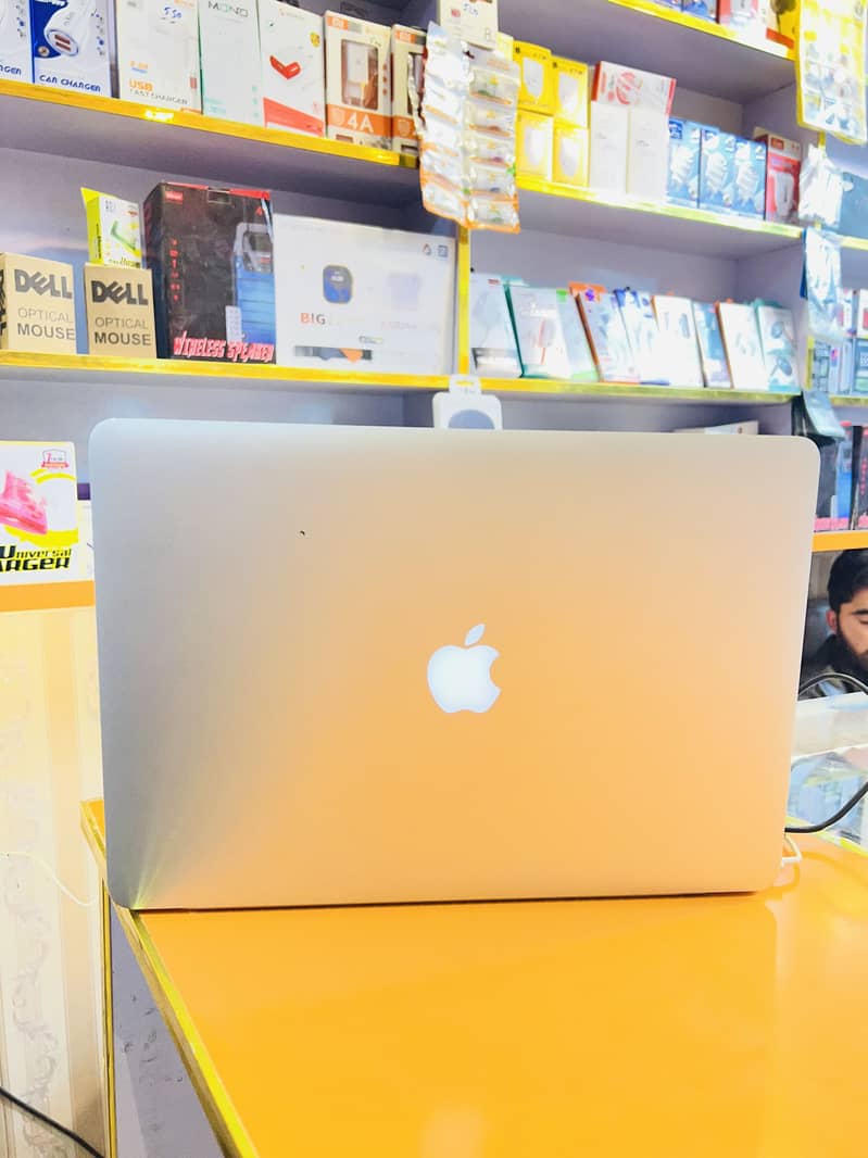 Macbook Pro 1