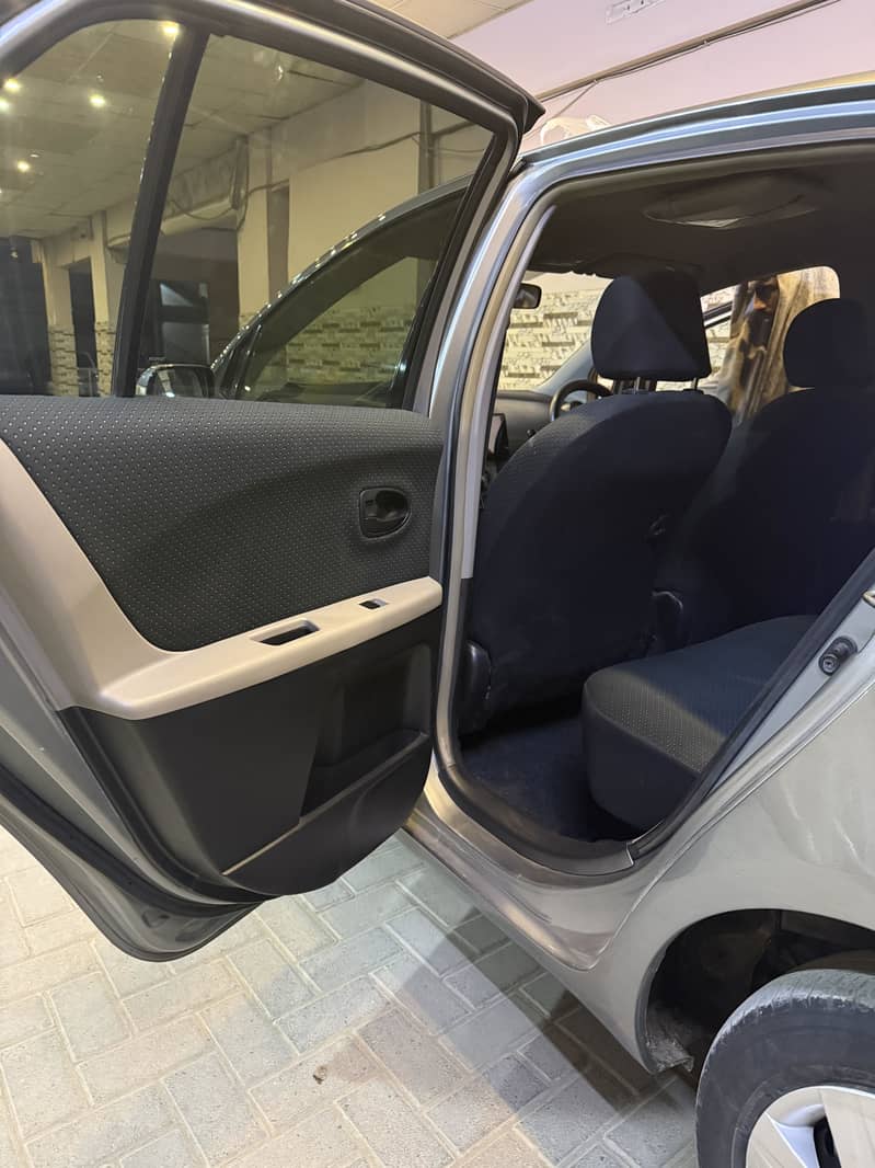 Toyota VITZ 2007/2012 11