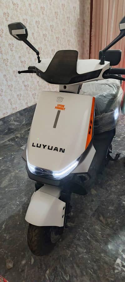 Almost New Electric Scooter – Driven 3–4 Times