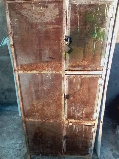 Triple portion hen's cage