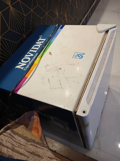 Haier, mini frige,  urgent ha thora. , price contact krny py final hogi