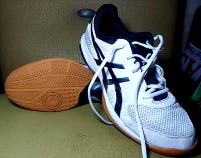 Asics gel rocket 9 size 44 non marking 10/10