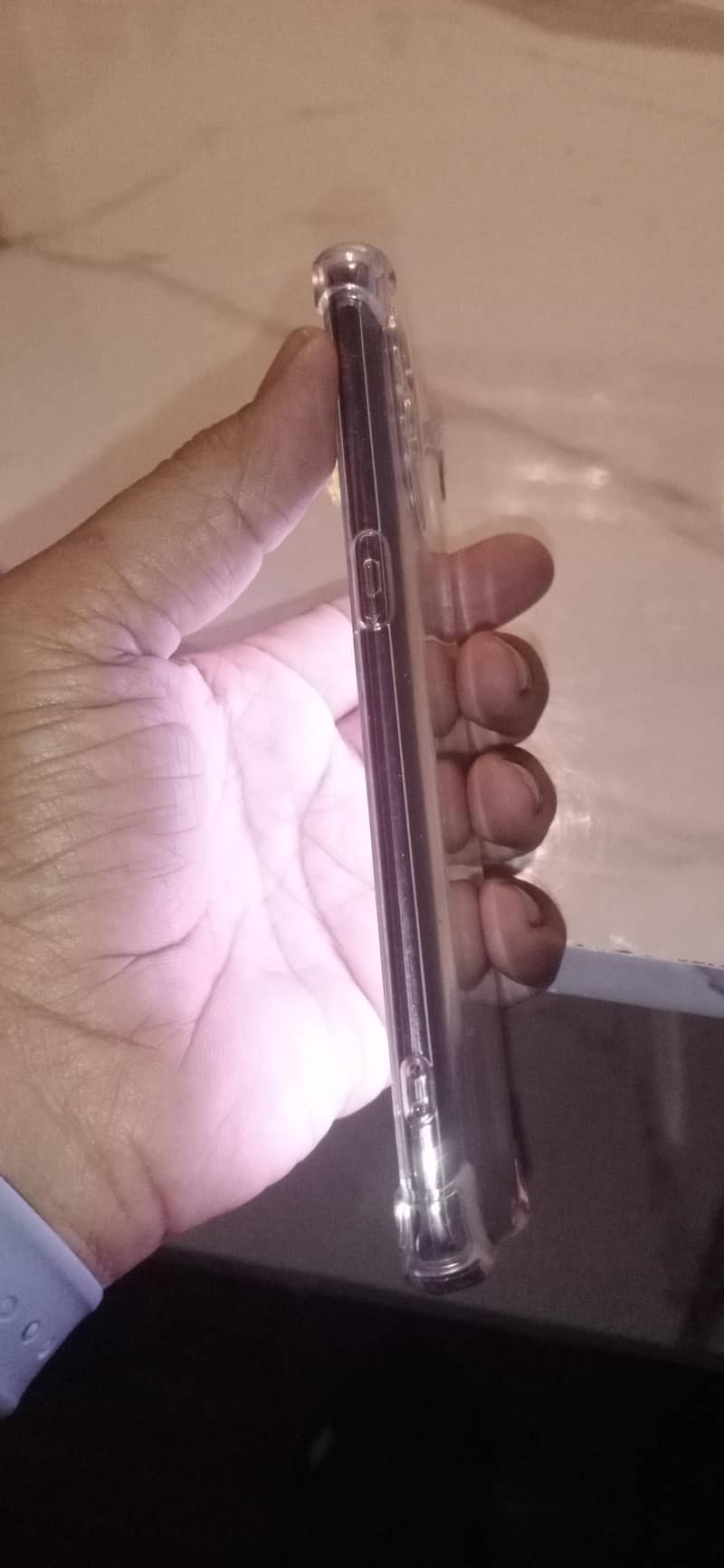 میں اپنا موبائل سیل کرنا چاہ رہا ہوں رینو فائو پرو کنڈیشن بالکل صاف ہے 4