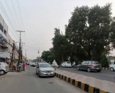 50 front Life Time commercial Property For sale In Faisal Town - Block B Lahore Is Available Under Rs. 120000000