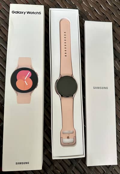 Samsung Galaxy Watch5 40mm (Pink Gold) - Mint Condition, Used 3 Months