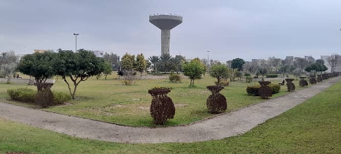 10 Marla Corner plot New Lahore City phase 4 B Block All paid corpet Road For Sale Near Bahria town & NFC phase 2 Se 3 km Only