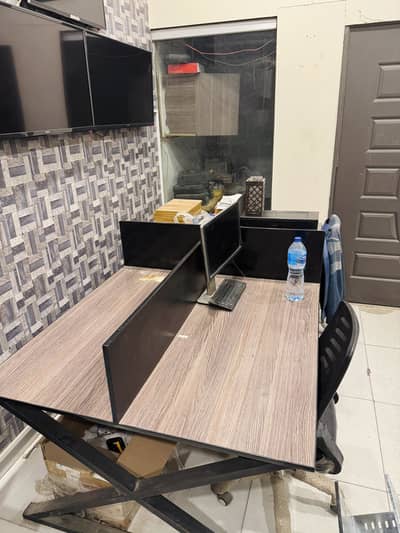 Workstation for 4 people