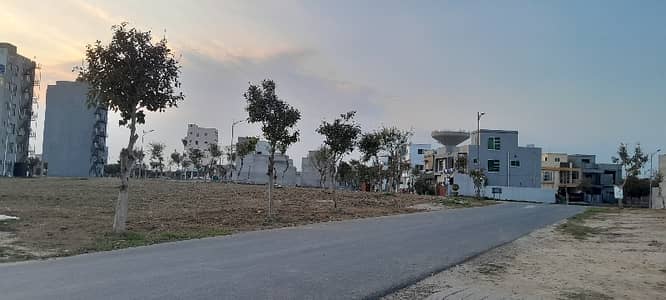 11 5 Marla Corner Residential Plot For sale Situated In New Lahore City - Block D Prime location