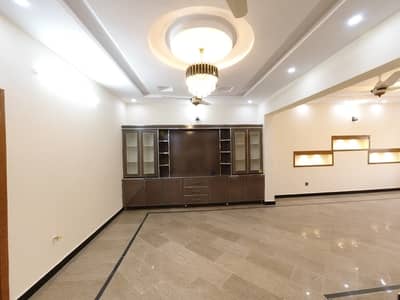 Upper Portion For Rent In G15 Size 7 Marla Park Phase Near To Markaz Masjid Park Best Location More Five Options Available