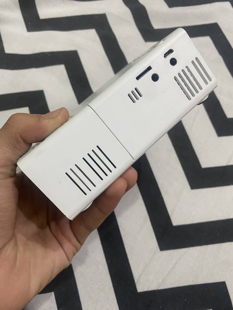 Projector mini 4