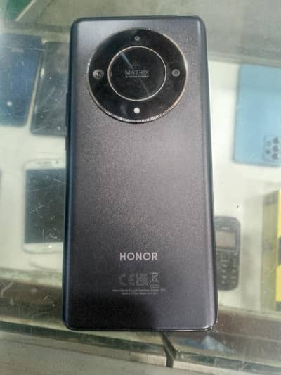it's honor x9b 12+12GB ram 265GB rom no pta with full box