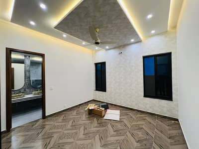 10 Marla Like Brand New Luxury Upper Portion Available For Rent In Bahria Town Lahore.