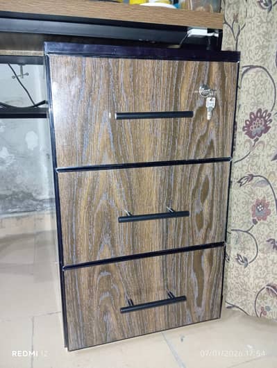 3 drawers table as side table b use ho skta h
