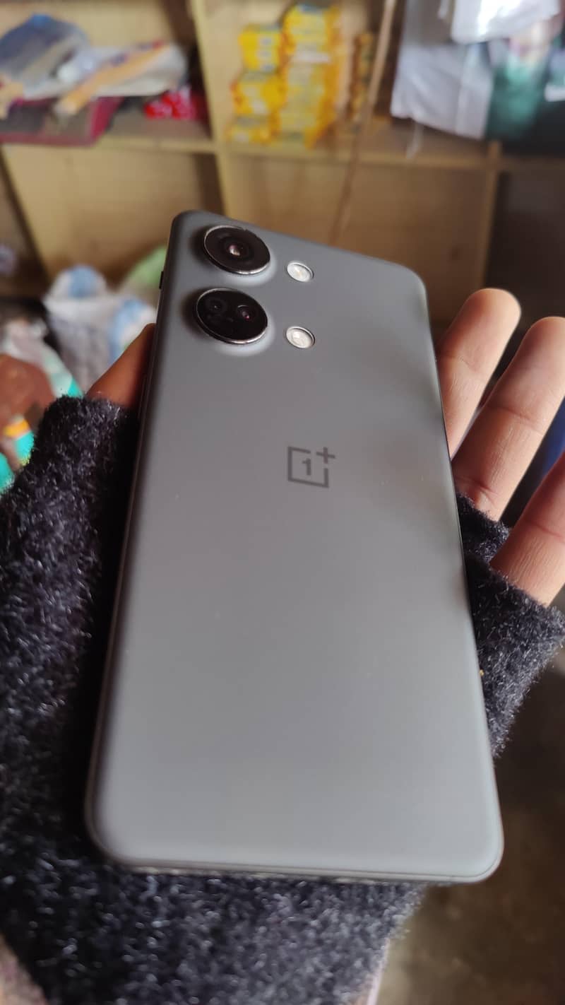 OnePlus ace 2v 0