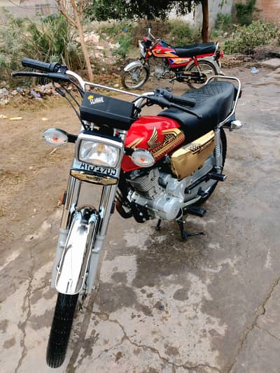 I am selling my bike 125 gold edition