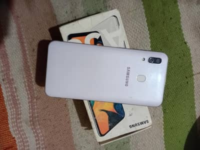 samsung a30 pta aproved 4 64 gb goof cindition urgent sale last 11k