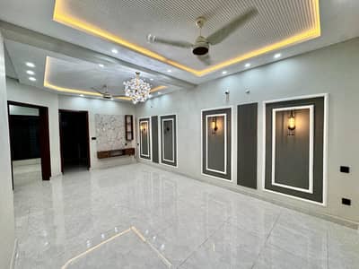 10 MARLA UPPER PORTION AVAILABLE FOR RENT