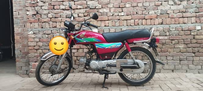 Honda CD70 for sale Contact on whatsapp 03084806315