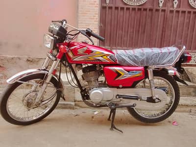 Honda125 Model 2024 Karachi Number ha urgent sell
