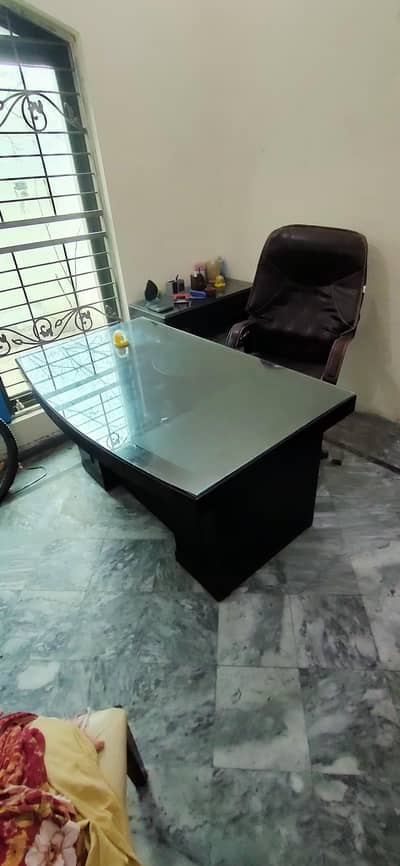 Office furniture like new