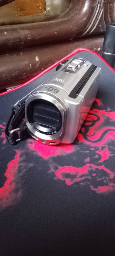 sony handycam dcr-sx44e camera with box and charger