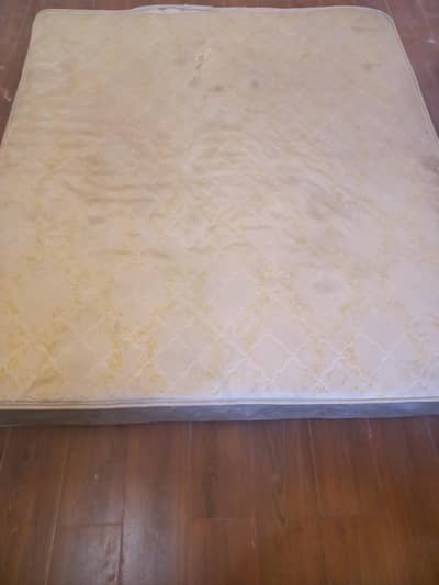 Spring mattress king size in good condition