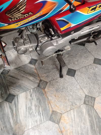 Honda CD 70 2025