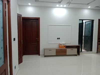 UPPER PORTION FOR RENT PRIME LOCATION