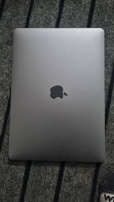 apple macbook pro 2017 , core i5 ,