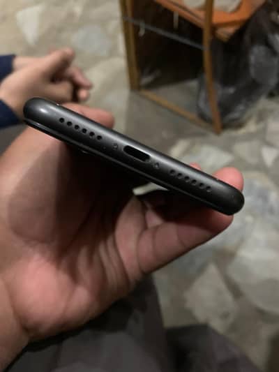 iPhone 11  Hlth 81 Scratchless Only display mes
