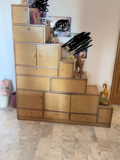 Beautiful Steps Almari