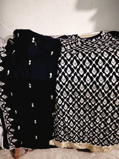 brand new velvet 3 Peace sut only one time use