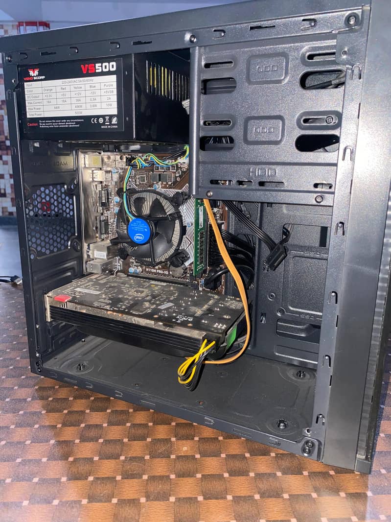 کمپیوٹر فروخت کے لیے دستیاب ہے 6